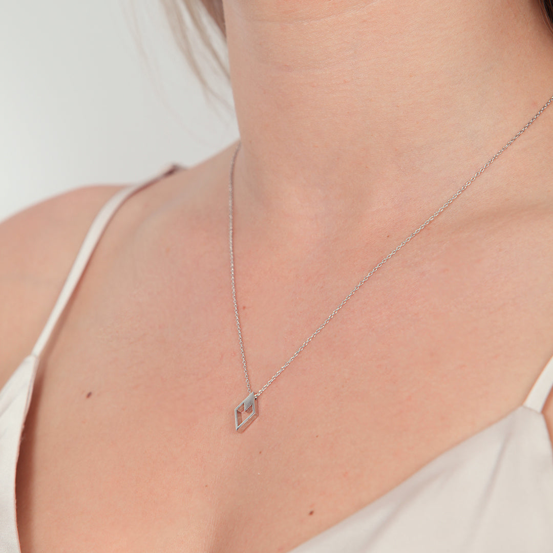 prysm-necklace-denisa-silver-montreal-canada